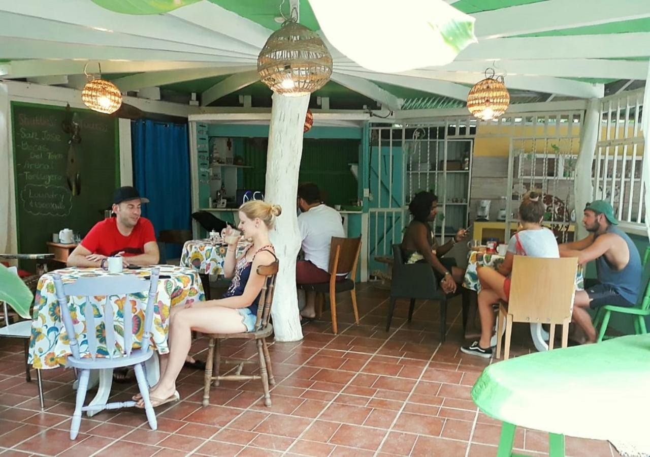 Madre Selva Hostel Puerto Viejo de Talamanca Exterior photo